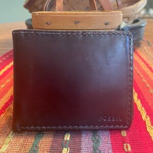 Men’s Fossil bifold wallet
